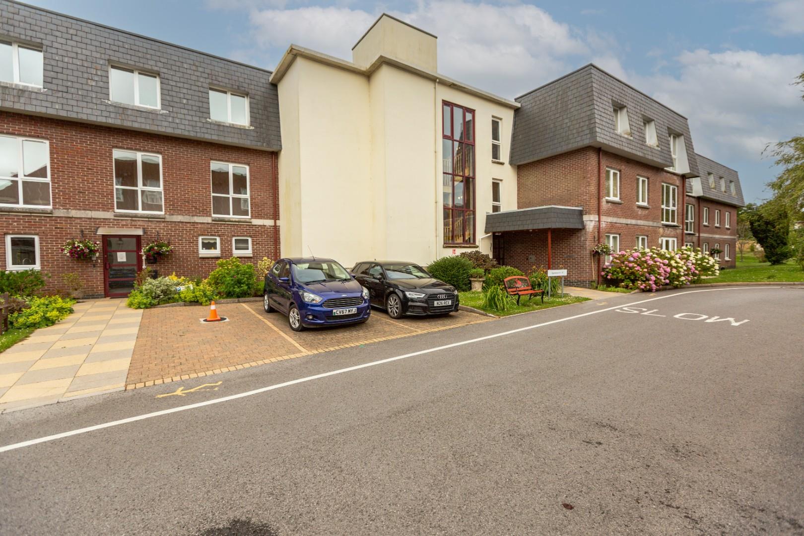 Willow Court, Clyne Common, Swansea, SA3 3JB
